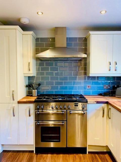 Cosy Roseburn Apartment, Edinburgh - 2 Bedrooms, Free Parking Buitenkant foto