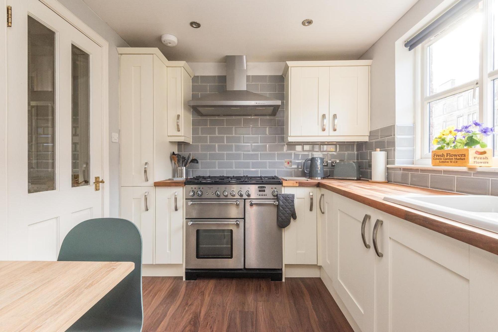 Cosy Roseburn Apartment, Edinburgh - 2 Bedrooms, Free Parking Buitenkant foto